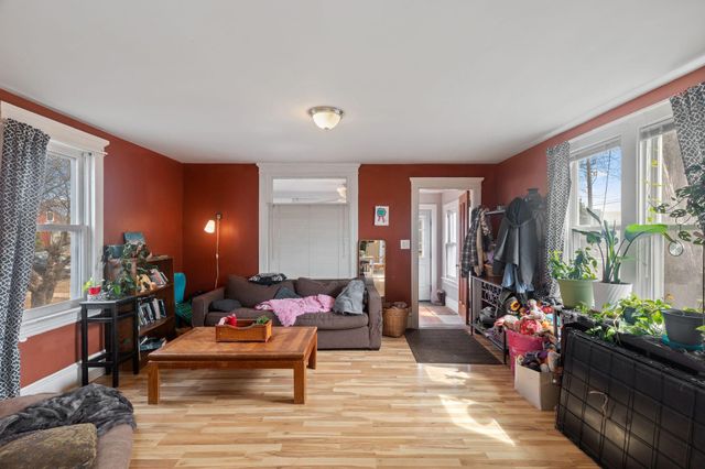 831 19th Avenue SE, Minneapolis, MN 55414