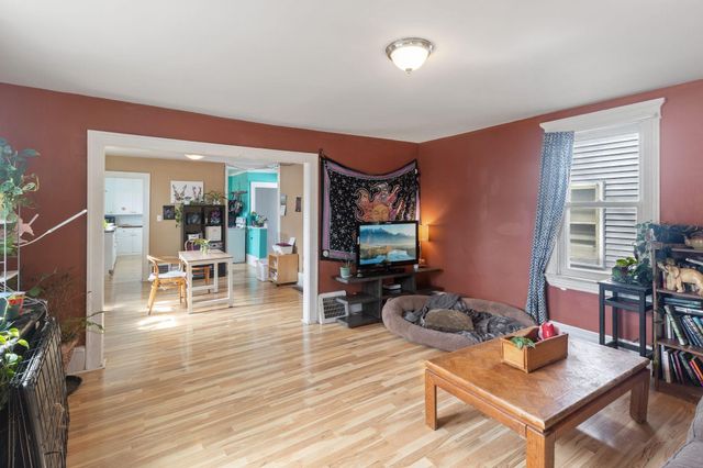 831 19th Avenue SE, Minneapolis, MN 55414