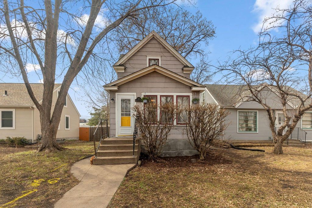831 19th Avenue SE, Minneapolis, MN 55414