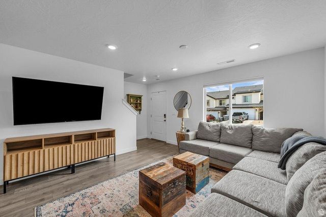 1749 S DEVILS GARDEN LN, Washington, UT 84780