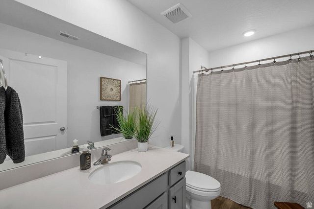 1749 S DEVILS GARDEN LN, Washington, UT 84780