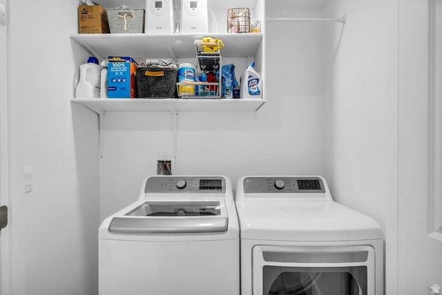 1749 S DEVILS GARDEN LN, Washington, UT 84780