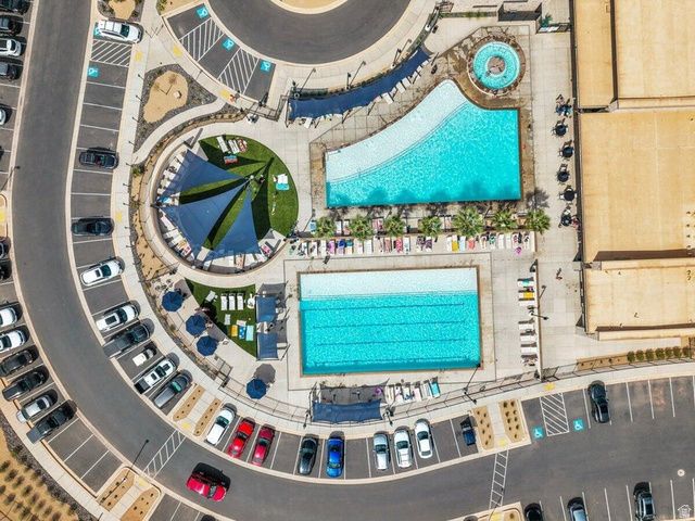 1749 S DEVILS GARDEN LN, Washington, UT 84780