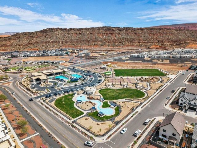 1749 S DEVILS GARDEN LN, Washington, UT 84780