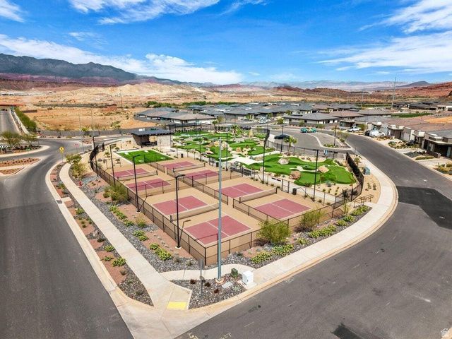 1749 S DEVILS GARDEN LN, Washington, UT 84780