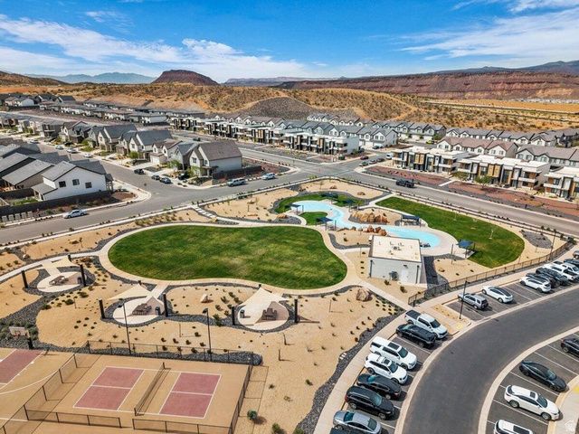 1749 S DEVILS GARDEN LN, Washington, UT 84780