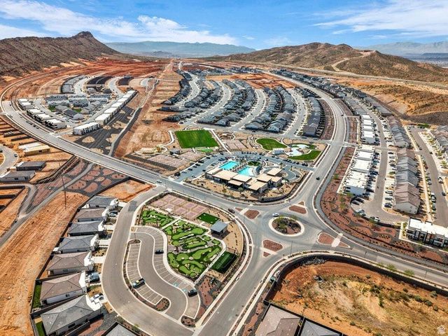 1749 S DEVILS GARDEN LN, Washington, UT 84780