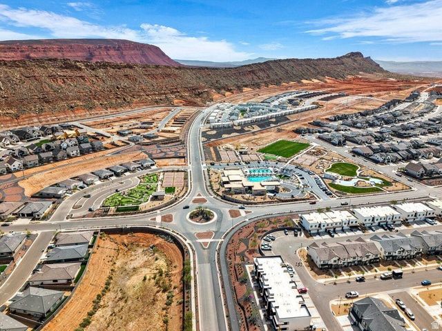 1749 S DEVILS GARDEN LN, Washington, UT 84780