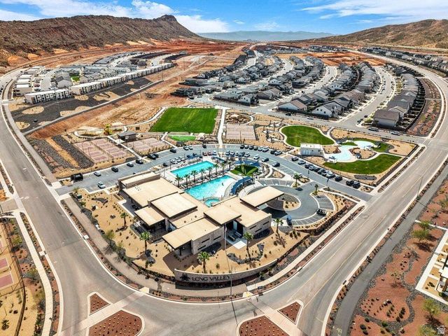 1749 S DEVILS GARDEN LN, Washington, UT 84780