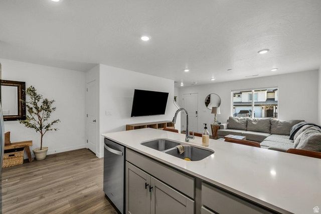 1749 S DEVILS GARDEN LN, Washington, UT 84780