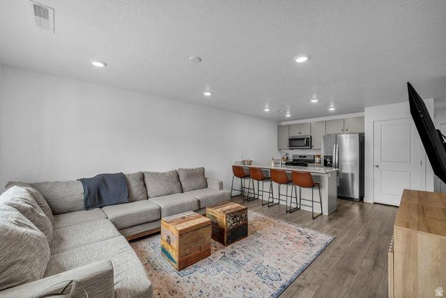 1749 S DEVILS GARDEN LN, Washington, UT 84780