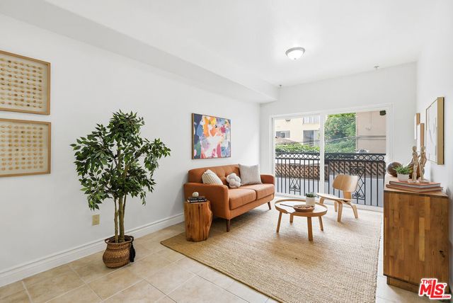 1712 S Barrington Avenue 5, Los Angeles, CA 90025