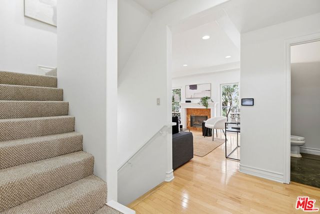 1712 S Barrington Avenue 5, Los Angeles, CA 90025