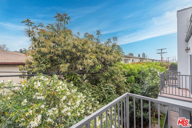 1712 S Barrington Avenue 5, Los Angeles, CA 90025