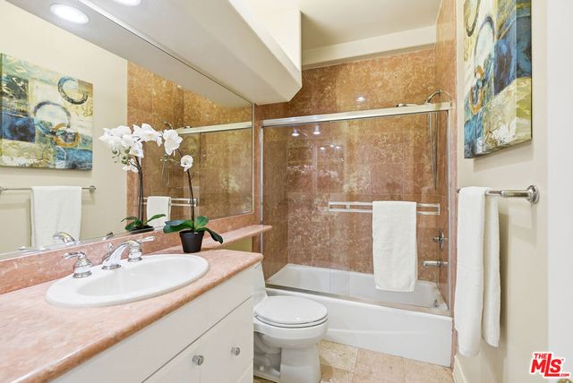 1712 S Barrington Avenue 5, Los Angeles, CA 90025