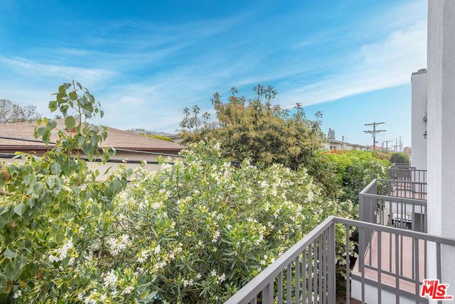 1712 S Barrington Avenue 5, Los Angeles, CA 90025