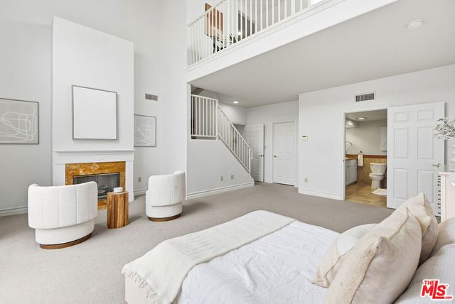 1712 S Barrington Avenue 5, Los Angeles, CA 90025