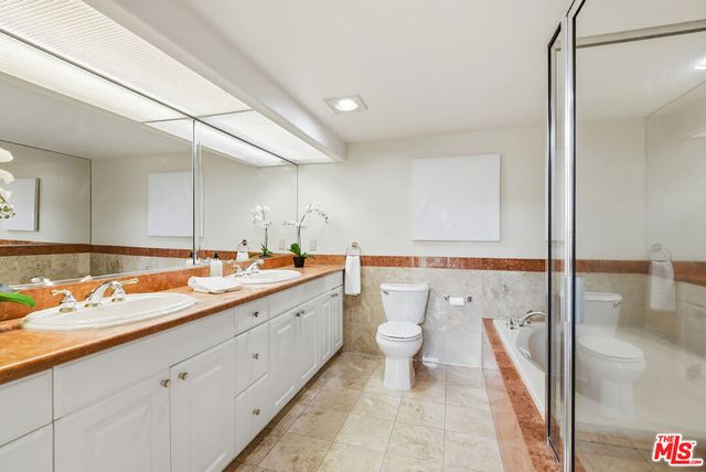 1712 S Barrington Avenue 5, Los Angeles, CA 90025