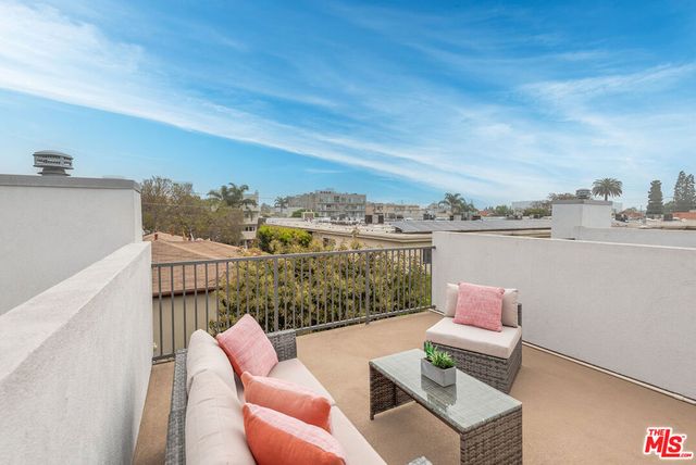 1712 S Barrington Avenue 5, Los Angeles, CA 90025