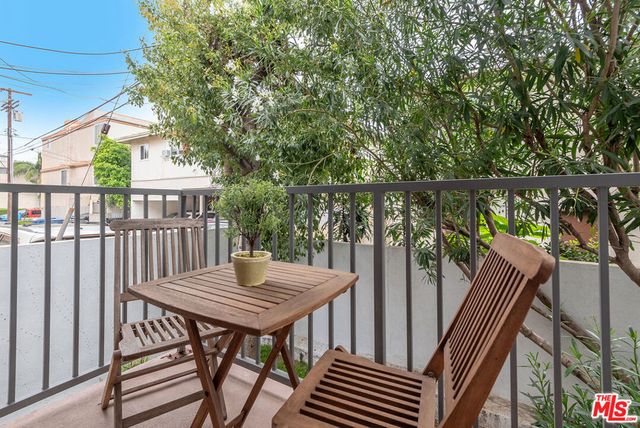 1712 S Barrington Avenue 5, Los Angeles, CA 90025