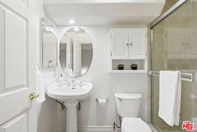 1712 S Barrington Avenue 5, Los Angeles, CA 90025