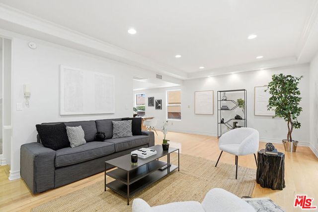 1712 S Barrington Avenue 5, Los Angeles, CA 90025