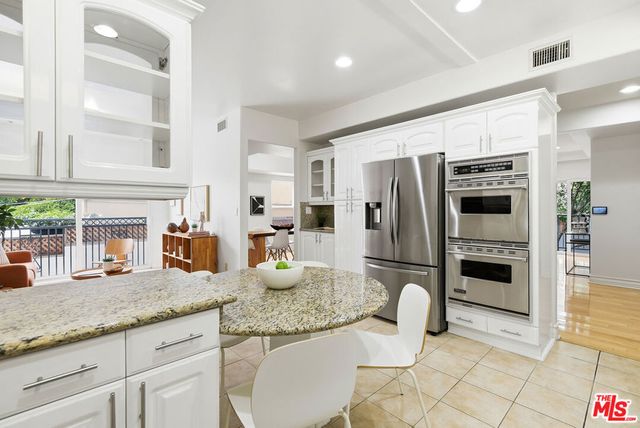 1712 S Barrington Avenue 5, Los Angeles, CA 90025