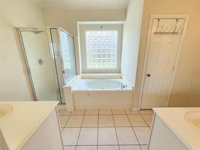 7714 Chateau Point Lane, Houston, TX 77041