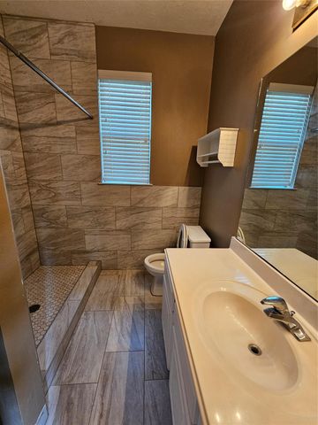 7714 Chateau Point Lane, Houston, TX 77041