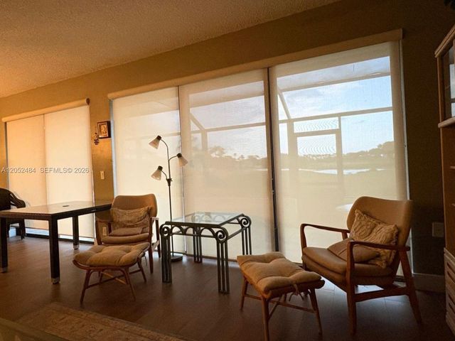 437 Prestwick Lane, Palm Beach Gardens, FL 33418