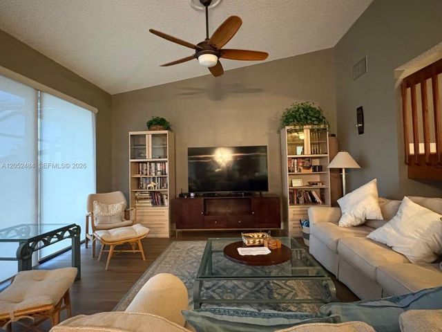 437 Prestwick Lane, Palm Beach Gardens, FL 33418
