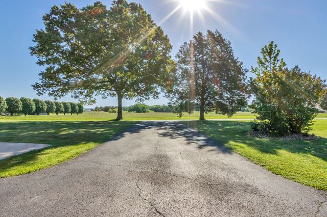 2828 Bains Rd, E, Hillsboro, TN 37342