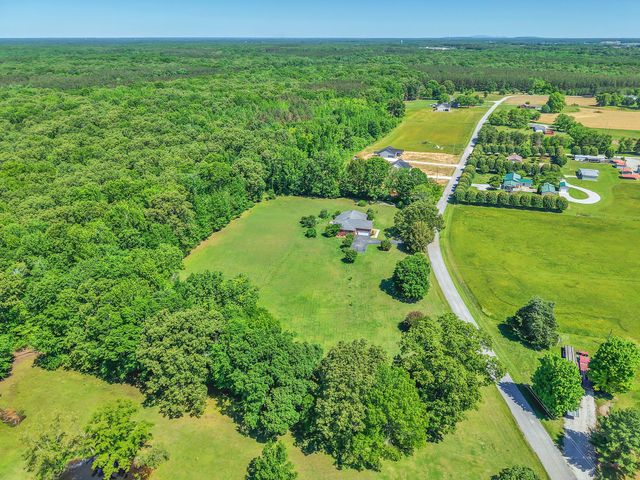 2828 Bains Rd, E, Hillsboro, TN 37342