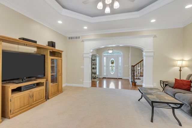 2828 Bains Rd, E, Hillsboro, TN 37342