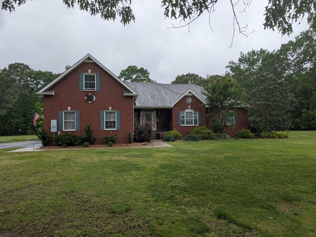 2828 Bains Rd, E, Hillsboro, TN 37342