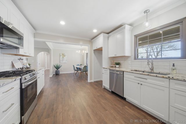 13174 S 257th East Avenue, Coweta, OK 74429