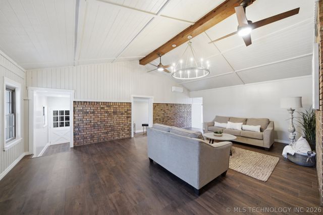 13174 S 257th East Avenue, Coweta, OK 74429