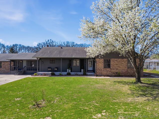 13174 S 257th East Avenue, Coweta, OK 74429