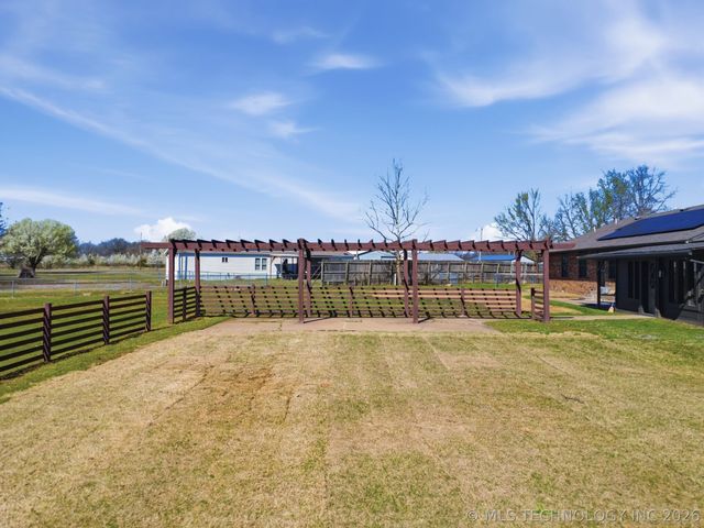 13174 S 257th East Avenue, Coweta, OK 74429