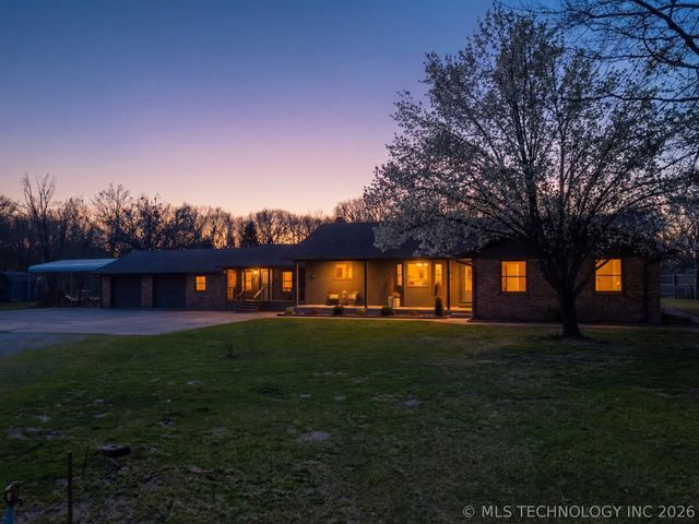 13174 S 257th East Avenue, Coweta, OK 74429