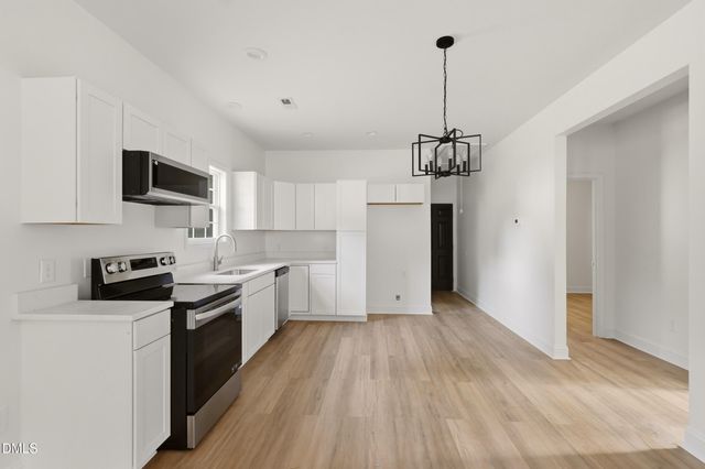1302 Sidney Avenue, Burlington, NC 27217