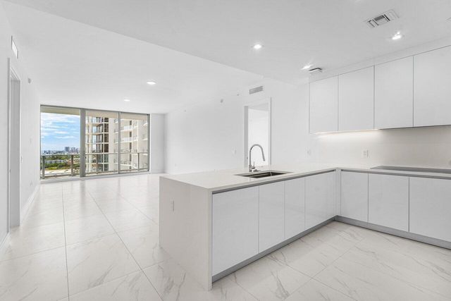 220 Lake Shore Drive 1415, Lake Park, FL 33403