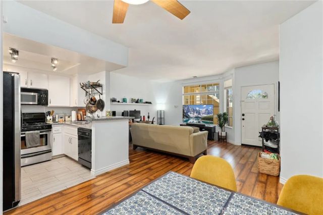 73 Alberti Aisle, Irvine, CA 92614
