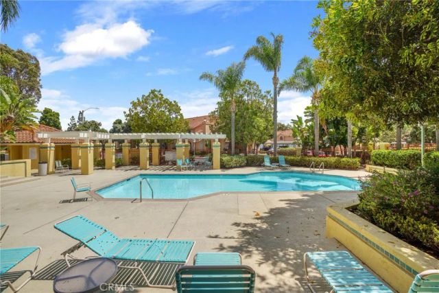 73 Alberti Aisle, Irvine, CA 92614