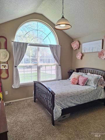 452 Bitterbrush Ave, Nampa, ID 83686