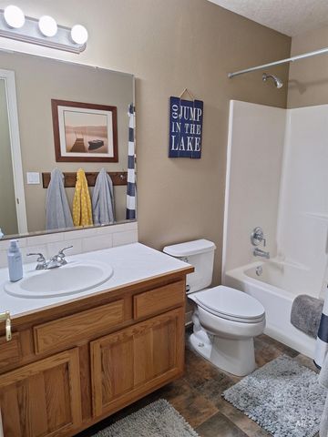 452 Bitterbrush Ave, Nampa, ID 83686