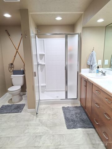 452 Bitterbrush Ave, Nampa, ID 83686