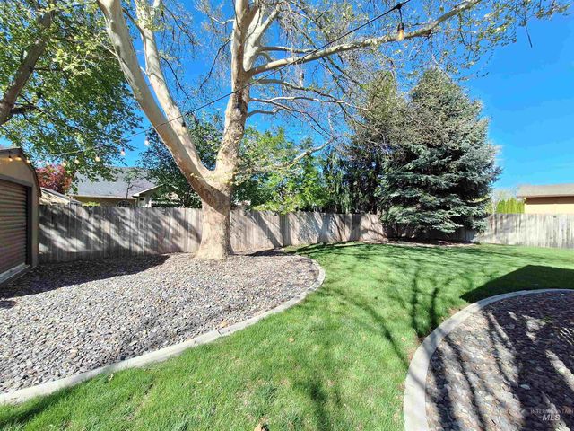 452 Bitterbrush Ave, Nampa, ID 83686