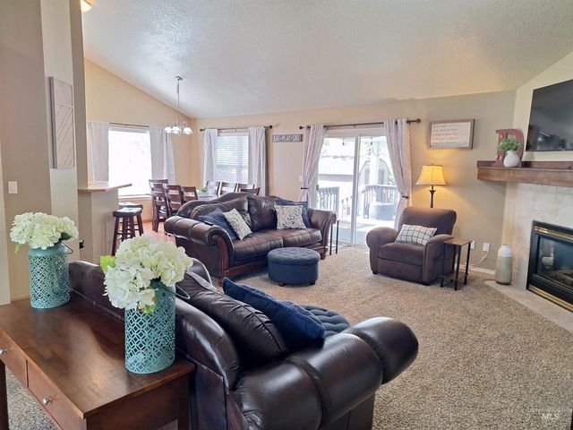 452 Bitterbrush Ave, Nampa, ID 83686