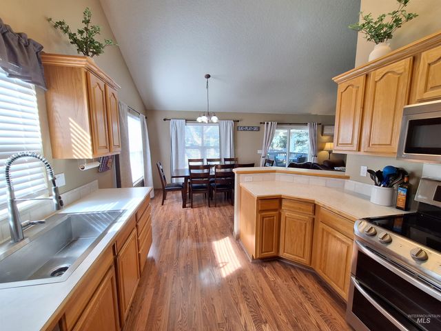 452 Bitterbrush Ave, Nampa, ID 83686